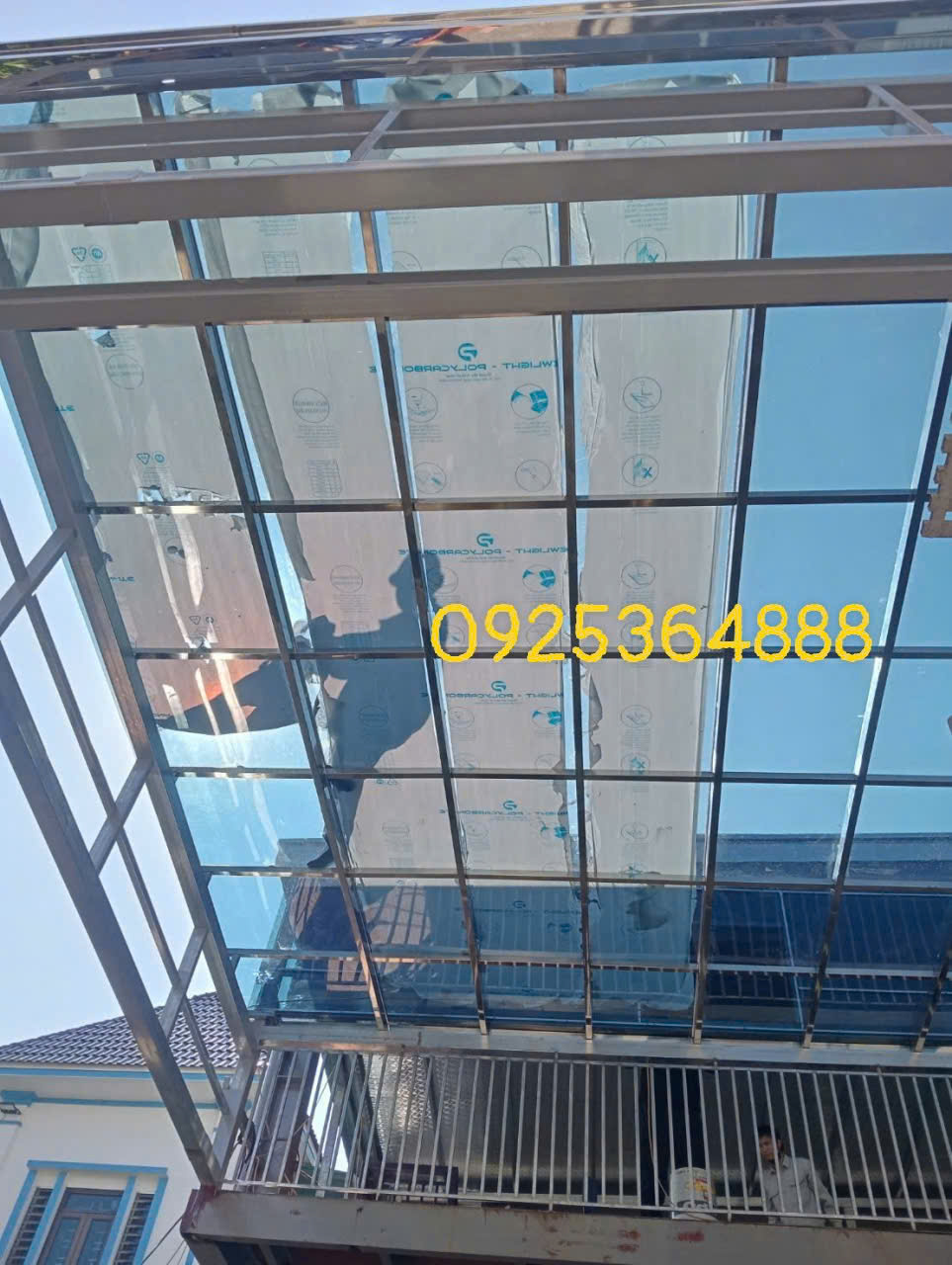 Thi công trọn gói tấm nhựa kính tại hải phòng
