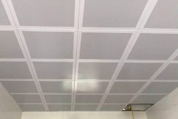 CÓ NÊN ĐÓNG TRẦN NHÔM CHO NHÀ VỆ SINH KHÔNG